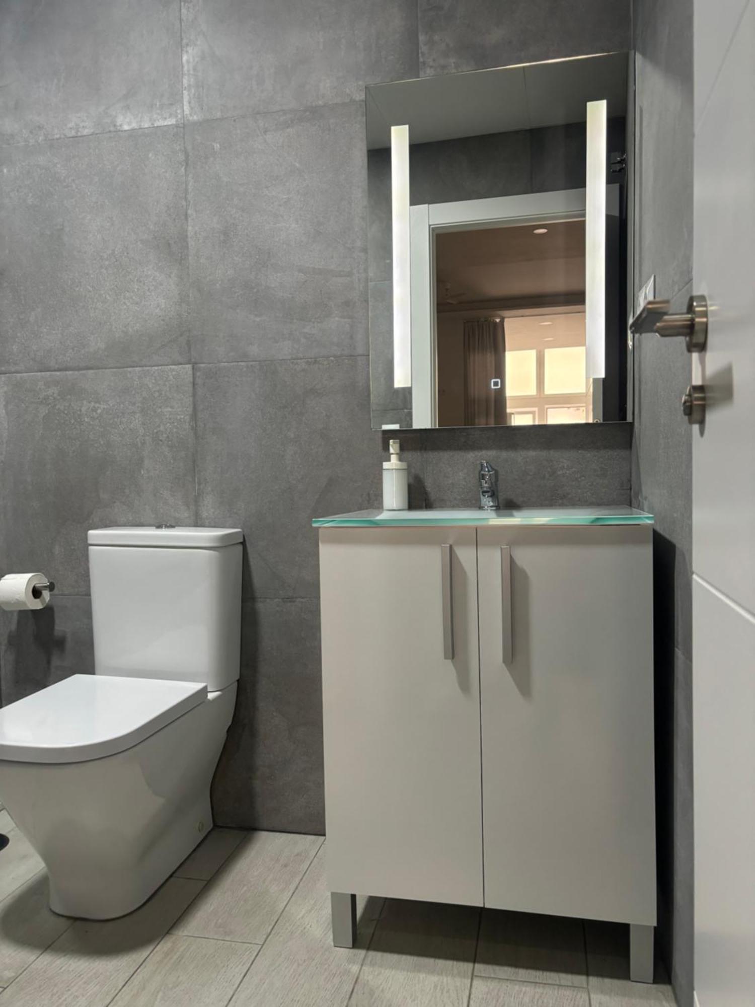 Estupendo Piso A 3 Min Estacion De Tren Maria Zambrano Y Bus Apartment Málaga Exterior foto